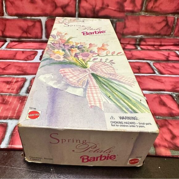 Barbie Spring Petals doll Avon special edition - Picture 2 of 6